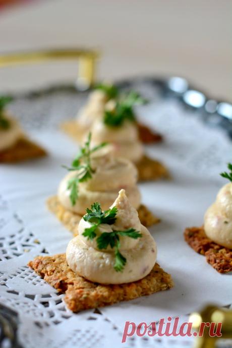 Сырные крекеры со сливочным кремом