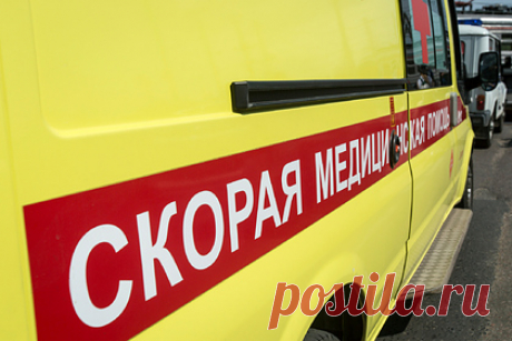 Двое рабочих погибли при очистке канализации в российском детском лагере. В канализационном коллекторе на территории детского лагеря в Увельском районе Челябинской области нашли тела двух рабочих. По информации Следственного комитета, два брата чистили колодец для подачи воды. Предварительно, один из них потерял сознание, а второй рабочий спустился за родственником.