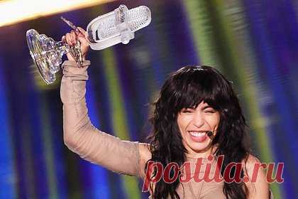 Победительницу «Евровидения» заподозрили в плагиате песни украинской певицы. В песне победительницы «Евровидения-2023» Loreen увидели плагиат трека украинской певицы Мики Ньютон, который был записан еще в 2005 году. В соцсетях совместили песни двух исполнительниц и указали на их сходство. Сама украинская певица в ответов на вопросы комментаторов заявила, что не хочет это комментировать.