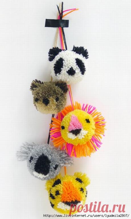 Как сделать животных из помпонов.