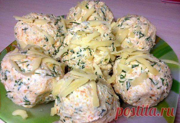 Салатик - Наивкуснейшие шарики

Ингредиенты:
куриная грудка отварная
отварная морковь
укроп
2 вида сыра (я используя маасдам и король Артур)
майонез