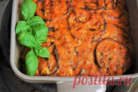 Демисезонная баклажановая запеканка - БУДЕТ ВКУСНО! - медиаплатформа МирТесен Если раньше свежие огурцы и зеленый лук были символами начала весны, а первые помидоры -летнего сезона, то ныне "все смешалось в доме Облонских" и баклажанами можно открывать просто переход к теплому времени года.Чтобы не вносить излишнюю сумятицу в "дом Облонских", т. бишь в ощущениe