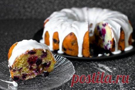Фруктовый кекс в лимонно-сливочной глазури.