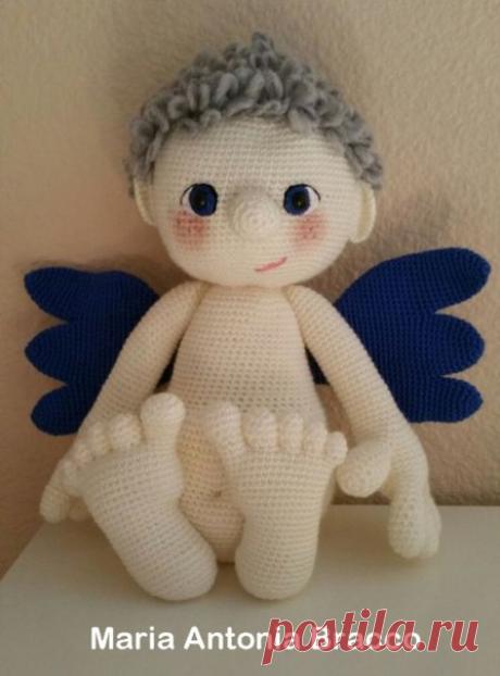 АНГЕЛ
Автор Maria Antonia Bracco. Описание без перевода
#ОписанияИгрушек #крючок #амигуруми #ангелы_феи@norka_homyachka 
Ссылка - 
https://www.patronesmil.es/patron-de-angel-amigurumi.h..
https://vk.com/photo-89131472_438155952