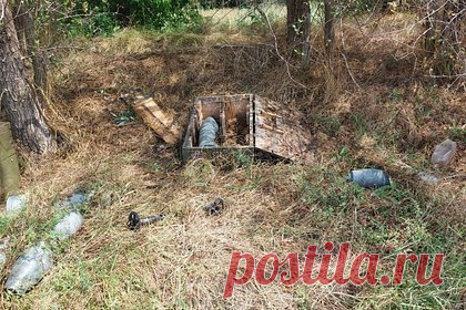 Российские полицейские нашли в Херсонской области тайник со снарядами. В Херсонской области российские полицейские обнаружили тайник со снарядами. Они проводили оперативно-розыскные мероприятия с целью выявления пособников ВСУ и мест незаконного хранения оружия. В итоге между селами Чернянка и Сергеевка Каховского района они обнаружили тайник со снарядами.