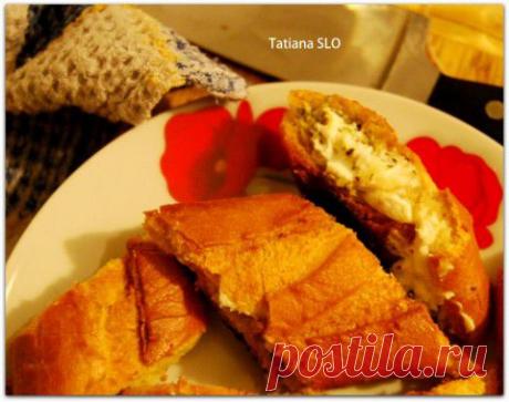 Французский батон с сыром фета и пряными травами. | БУДЕТ ВКУСНО!