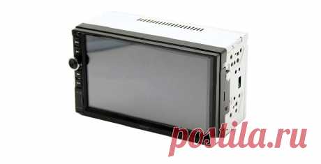 Eplutus CA711
Мультимедийная автомагнитола c встроенным монитором Eplutus CA711 выполнена в стандартном типоразмере 2 din и питается от 12-вольтовой бортовой сети. Подключив к ней камеру заднего вида, вы можете спокойно парковаться - на экран выводится картинка с задней камеры наблюдения. Eplutus CA711 воспроизводит музыку со смартфонов (для этого предусмотрен разъем AUX), с флеш-накопителей (USB-порт), радио. Вы сможете с легкостью настроить звучание композиций в соответствии с собственными