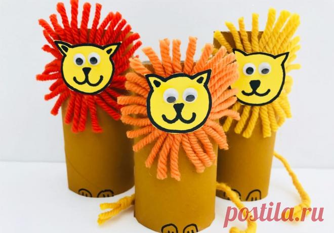 Proud paper roll lions