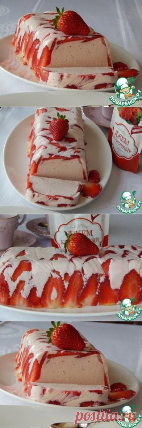 Клубничный террин - кулинарный рецепт
нгредиенты для &quot;Клубничный террин&quot;:

    Йогурт	(можно жирный кефир) — 500 мл
    Желатин	(или 8 пластин) — 20 г
    Джем	(клубничный Махеев) — 100 г
    Творог	(обезжиренный) — 200 г
    Сливки	(35%жирности) — 150 мл
    Ликер	(любой спиртосодержащий) — 1 ст. л.
    Клубника	— 250 г
    Ванильный сахар	— 1 пакет.