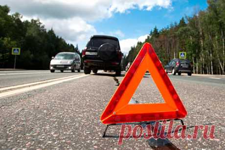 Угроза взрыва возникла из-за столкновения легковушки с газовозом в Сочи. На федеральной трассе А-147 Джубга — Сочи легковой автомобиль столкнулся с газовозом, из-за чего возникла угроза взрыва. Автомобиль занесло при входе в поворот, он врезался в газовоз, из-за столкновения разгерметизировалась цистерна. В настоящее время движение в обоих направлениях дороги остановлено.