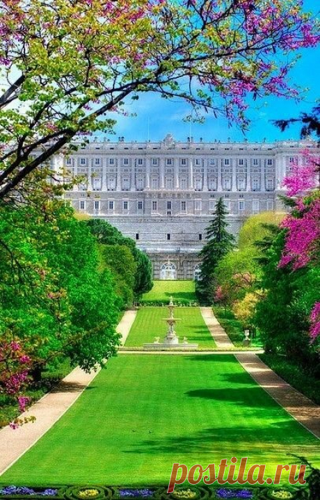wonderhome:
“Madrid, Royal Palace
indulgy.com
”