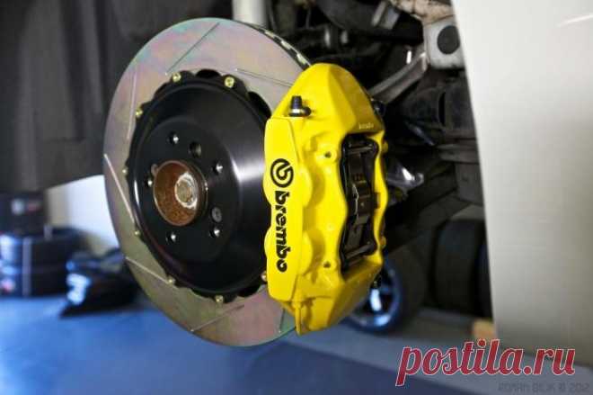 Тюнинг вне закона: 10 улучшений автомобилей, за которые можно схлопотать штраф Мало кто из автомобилистов доволен своей машиной на все 100 процентов. Многие хотели бы что-то изменить. Это доступно каждому, ведь тюнинг может быть самый разный: от поклейки цветной пленки с рисунко...