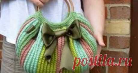 bags It is a website for handmade creations,with free patterns for croshet and knitting , in many techniques & designs.
