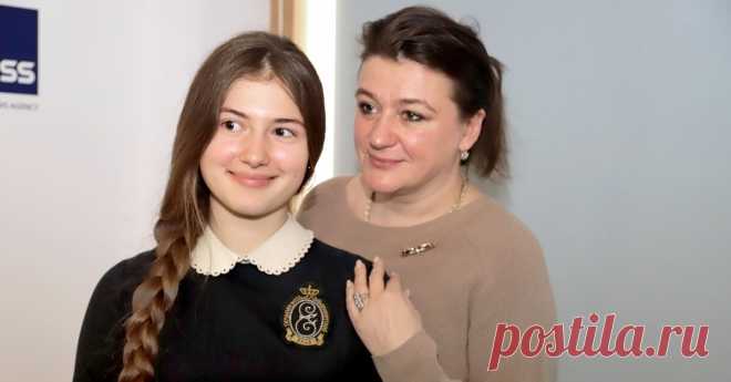 Анастасия Мельникова и ее дочь Мария