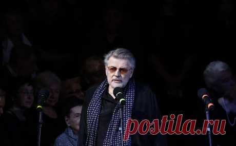 «Ты смеешься, он нет»: артисты — об Александре Ширвиндте. На 90-м году жизни умер народный артист, бывший худрук театра Сатиры Александр Ширвиндт. В 2020-м он перенес коронавирус. Каким артиста запомнили его коллеги — в материал РБК