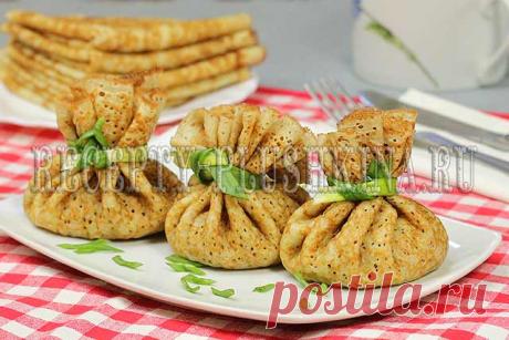 Блинные мешочки с начинкой рецепт с фото Оригинальная закуска – блинные мешочки с начинкой из курицы, жареных грибов и лука. Подробный рецепт с фото поможет вам испечь блины и сделать начинку для них.