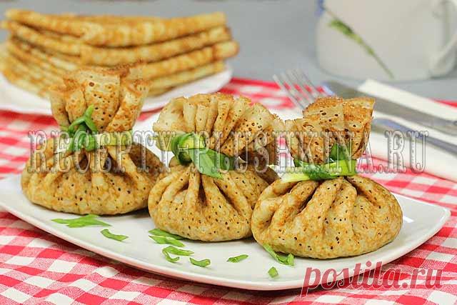 Блинные мешочки с начинкой рецепт с фото Оригинальная закуска – блинные мешочки с начинкой из курицы, жареных грибов и лука. Подробный рецепт с фото поможет вам испечь блины и сделать начинку для них.