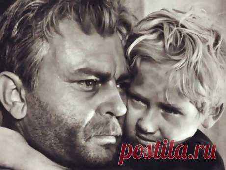 Александр: В одном мгновенье видеть Вечность, Огромный Мир в зерне песка, в единой горсти Бесконечность, и Небо в чашечке цветка.....