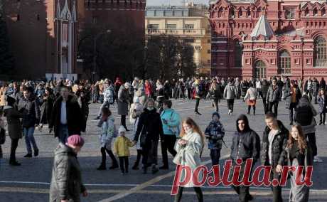 В ВШЭ оценили долю «финансово неустойчивых» домохозяйств. Более 62% российских домохозяйств имеют признаки финансовой неустойчивости — у них нет сбережений или на кредиты уходит более 30% дохода, оценили в НИУ ВШЭ. Их доля растёт на фоне снижения уровня бедности до рекордного минимума