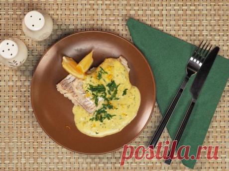 Рыба под польским соусом – пошаговый рецепт приготовления с фото Рыба под польским соусом очень сытное блюдо, которым можно накормить большую семью. Готовится просто из доступных продуктов — трески, овощей, масла, яиц и муки.