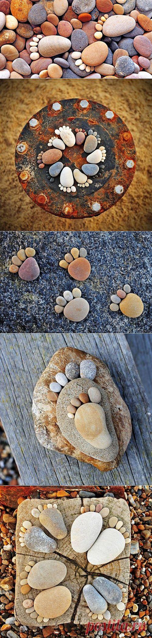 Следы из камней в серии фотографий Ина Блейка (12 фото)