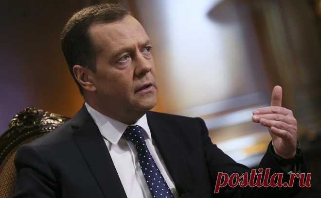 Медведев назвал публикации о «Северных потоках» «низкорейтинговой шнягой». Серия публикаций, которые в последние сутки появились в западных СМИ, направлена на то, чтобы «отмазать киевский режим», поскольку европейцам не нравится энергетический кризис и падение уровня жизни, считает Медведев