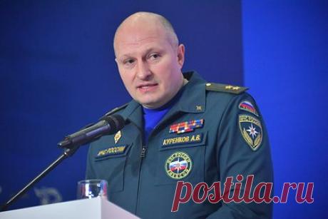 Глава МЧС прибыл в Оренбургскую область. Глава МЧС Александр Куренков прибыл в Оренбургскую область. Об этом сообщили в министерстве, передает ТАСС. Самолет с руководителем ведомства приземлился в Оренбурге. Куренков, согласно плану, совершит облет затопленных территорий и заслушает доклады об оперативной обстановке в Оренбуржье.