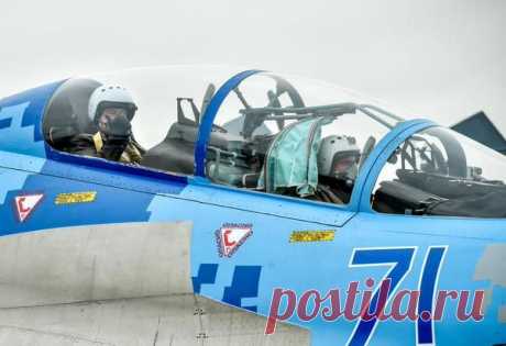 Порошенко полетал на Су-27 (ФОТО, ВИДЕО, ОБНОВЛЕНО)