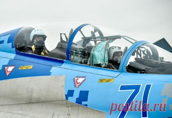 Порошенко полетал на Су-27 (ФОТО, ВИДЕО, ОБНОВЛЕНО)