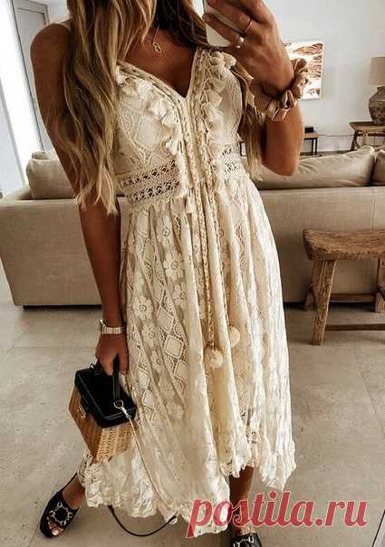Бохо сарафаны 2021 – любовь всех модниц

Современный стиль бохо не перестает нас удивлять и влюблять в себя с каждым новым сезоном все больше и больше. В этой статье вы найдете подборку бохо сарафанов 2021, которая придется по душе всем модницам.

В новом сезоне гуру моды представили нашему вниманию благородные и женственные ажурные сарафаны благородной миди и макси длины универсального белого и сливочного оттенков. Тонкое и женственное кружево в одной комбинации с бахромо...