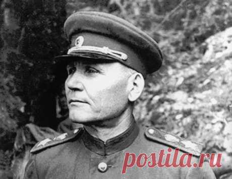 Маршал Иван Конев: "Сталинская победа - это всенародная беда" Степан Кашурко - бывший помощник по особым поручениям маршала Ивана Конева, генерал-полковник, Президент Центра розыска и увековечивания без вести пропавших и погибших защитников Отечества:В канун 25-…