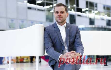 Александр Атаманов, Hoversurf: беспилотные летающие машины появятся быстрее, чем наземные. Основатель компании — разработчика летающего такси и летающего мотоцикла — в проекте ТАСС &quot;Беседы с Иваном Сурвилло&quot;