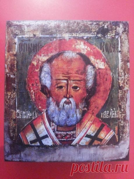 СОВРЕМЕННЫЕ ЧУДЕСА ПО МОЛИТВЕ К НИКОЛАЮ ЧУДОТВОРЦУ. 
ДВА ПОДАРКА 

В 50-е годы моя тетя Домна ухаживала за рабом Божиим Иоанном — тяжело больным, прикованным к постели человеком. Он рассказывал о себе вот что. В 1930 году было ему 8 лет. В школу он не ходил, читать не умел, а когда мама с бабушкой звали его в церковь — отказывался или говорил, что пойдет, но молиться не будет. Вместо школы ходил пасти деревенских коров. Вот как-то пас он коров, и вдруг, откуда ни возьмись,...