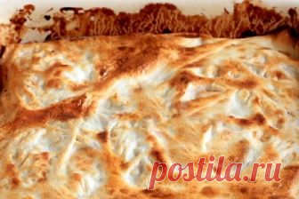 Очень аппетитная лазанья с фаршем и сметанным соусом Приготовить её очень легко, поэтому вам не составит особого труда порадовать своих любимых или гостей вкуснейшим блюдом на обед или ужин