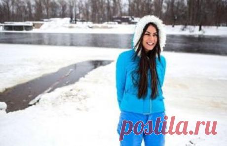 Секрет молодости от киевлянки На протяжении девяти лет каждые выходные 32-летняя Инна Владимирская посвящает укреплению своего здоровья. Она бегает по берегу Днепра для разогрева, а затем сигает в воду. Свой комплекс она выполняет исключительно в ...