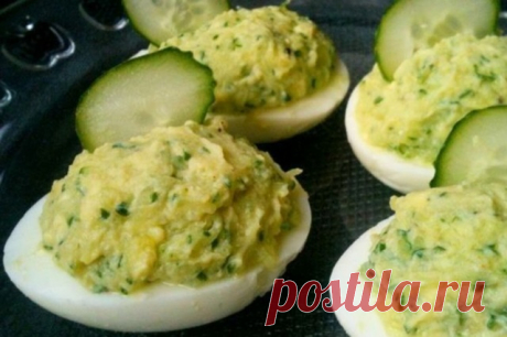 Яйца, фаршированные огурцами — Домашняя кулинария