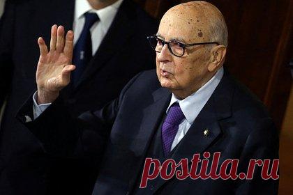 Правительство Италии определило порядок похорон Наполитано. Правительство Италии определило порядок и сроки проведения гражданской панихиды и государственных похорон бывшего главы государства Джорджо Наполитано. Об этом сообщается на сайте правительственного дворца Киджи. Гражданская панихида по политику пройдет в здании Сената в воскресенье и понедельник.