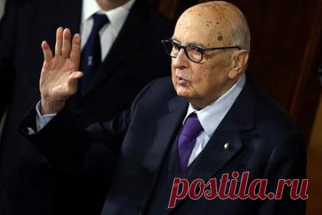 Правительство Италии определило порядок похорон Наполитано. Правительство Италии определило порядок и сроки проведения гражданской панихиды и государственных похорон бывшего главы государства Джорджо Наполитано. Об этом сообщается на сайте правительственного дворца Киджи. Гражданская панихида по политику пройдет в здании Сената в воскресенье и понедельник.