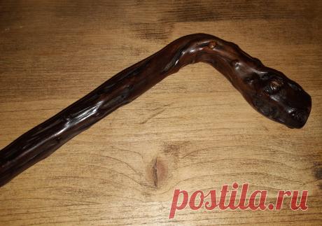 Трость из дерева. 19 век. Текстура дерева. Металлические вставки. Размер : 810 х 120 х 20 (30) мм.

Цена : 12 000 руб. 

Купить :