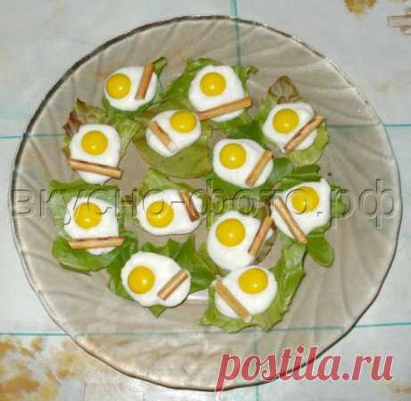 Конфеты к чаю Мини-яичница с ветчиной | Вкусно Фото. Кулинарные рецепты с фото.