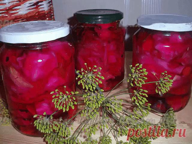 КАПУСТА ВКУСНЮЩАЯ! НА ЗИМУ НЕ ХВАТАЕТ!


Капуста - необыкновенно вкусная! Сочная! Всегда желанная гостья на обеденном столе! Без неё родимой и обед не в радость! И здоровье без неё не поправить! Кладезь витаминов! Настоящий поставщик здоровья!

Сегодня будем готовить такую капусту, от которой не сможет отказаться даже самый привередливый гурман!

Итак! С чего начать приготовление:

На дно простерилизованной литровой банки кладём: перец горошком, горчицу, кориандр, гвоздику...