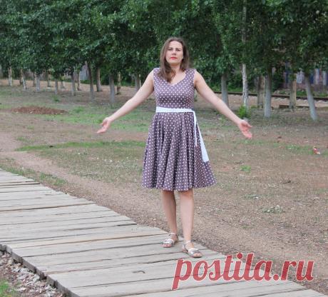 Как мамы себя ведут, что дети начинают их ненавидеть…
Девочка Даша хотела жить счастливой жизнь, только вот никак у нее не получалось. Даша хотела переехать в большой город из своей деревни и исполнить свою мечту. Но постоянно что- то ей мешало. Когда она решилась и переехала в другой город, вдруг мама Даши сломала ногу, и Даше пришлось вернуться в свою деревню. Прошел год, мама […]
Читай дальше на сайте. Жми подробнее ➡