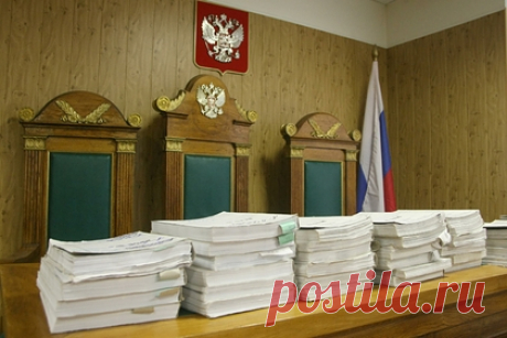Суд отобрал присяжных по делу сына бывшего премьера Дагестана. Суд отобрал присяжных для дела Муртузали Меджидова, сына бывшего премьера Дагестана. Его обвиняют в убийстве своей знакомой. Муртузали летом 2021 года оправдал суд присяжных, но Генпрокуратура и Мосгорсуд усомнились в объективности принятого заседателями решения. Приговор отменили, а дело отправили на новое слушание.