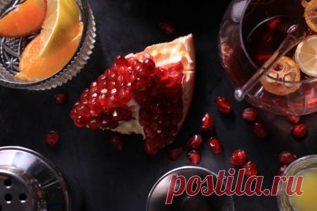 Железодефицитная анемия. Как повысить гемоглобин без лекарств
Железодефицитная анемия (малокровие) – патологический синдром, характеризующийся уменьшением количества эритроцитов и гемоглобина крови. Она является основной гипоксии тканей и органов, так как к клеткам доставляется мало кислорода. Особо опасно данное состояние для головного мозга. Нервные клетки при гипоксии погибают, что приводит к постепенной деградации личности.