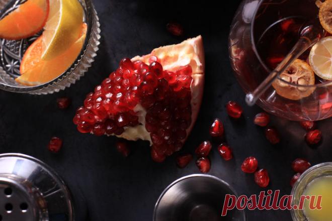 Железодефицитная анемия. Как повысить гемоглобин без лекарств
Железодефицитная анемия (малокровие) – патологический синдром, характеризующийся уменьшением количества эритроцитов и гемоглобина крови. Она является основной гипоксии тканей и органов, так как к клеткам доставляется мало кислорода. Особо опасно данное состояние для головного мозга. Нервные клетки при гипоксии погибают, что приводит к постепенной деградации личности.