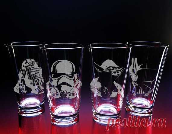 Star Wars Glasses, Star Wars Gift, Etched glass, Darth Vader, R2D2, Storm Trooper, Yoda, Glassware Set, Beer Pint , Drinking Glasses Set of 4, clear, pint glasses  For all you Star Wars fans out there, this is the perfect addition to your collection. This set of glasses can be used as your standard household drinking glasses or as beer pints which are common in most restaurants and bars. The logos are laser engraved,