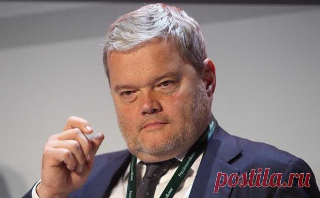 Топ-менеджер Россельхозбанка возглавит «Росгеологию». Зампред Россельхозбанка Кирилл Левин в ближайшее время может возглавить холдинг «Росгеология». Госкомпания генерирует убытки, с осени 2024 года допускает дефолты по облигациям и рассчитывает на господдержку