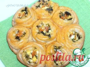 Булочки-розочки с сырной начинкой в мультиварке - кулинарный рецепт