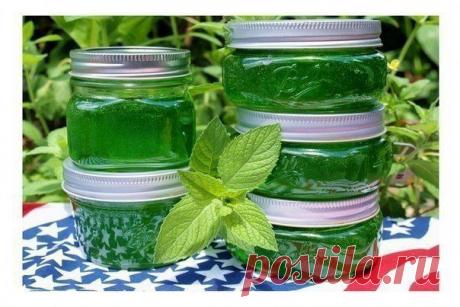 Варенье из мяты. Первый способ. Ингредиенты: 250 г листьев мяты, 1 кг сахара, 2 лимона, 0,5 л воды. ...