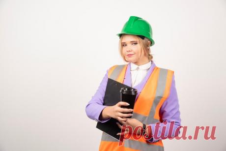 Служба охраны труда в организации. Как организовать?
В данной статье мы рассмотрим основные аспекты значимости службы охраны труда, её роль в обеспечении безопасности на рабочем месте и влияние на общее благополучие организации.
Изображение от azerbaijan_stockers  на Freepik